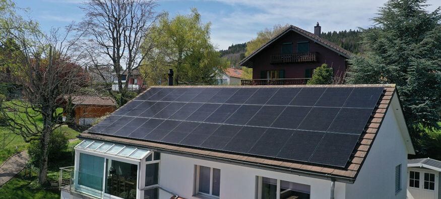 Installation de 36 panneaux solaires