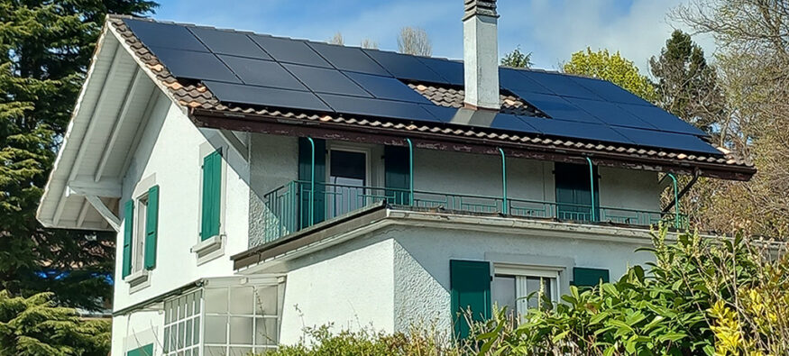 Installation de 21 Panneaux Photovoltaïques à Saint-Sulpice, Canton de Vaud